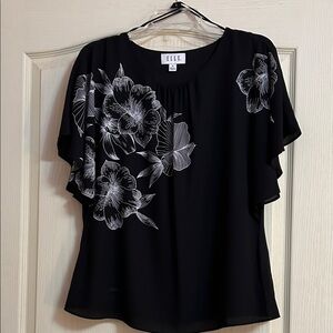 Elle Black and White Floral Blouse